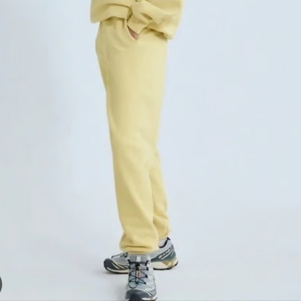 Aritzia TNA Sweatpants Boyfriend Joggers Sweat Pants Buttercup Yellow Size XS